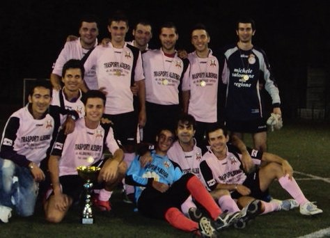 La squadra del Black Jack con le coppe del campionato 2010/11