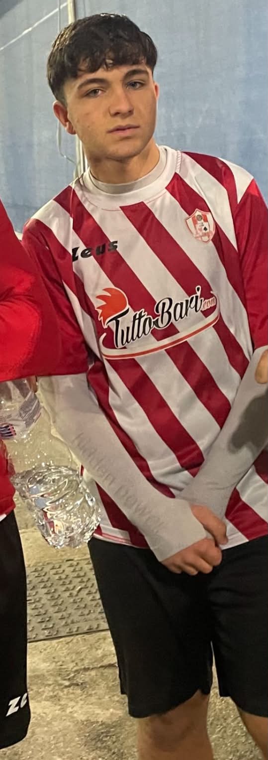 Lorenzo Ardino con la maglia biancorossa