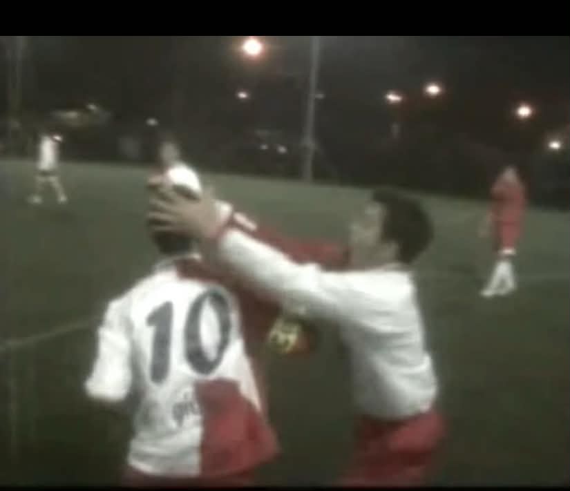 Black Jack–Real Dream 4-1. Tre fotogrammi del filmato originale del 2009: l'esultanza dei biancorossi dopo uno dei due gol di Giosè Monno. Monno e Simone Sifanno, entrambi ex Real Dream, firmeranno una doppietta a testa.